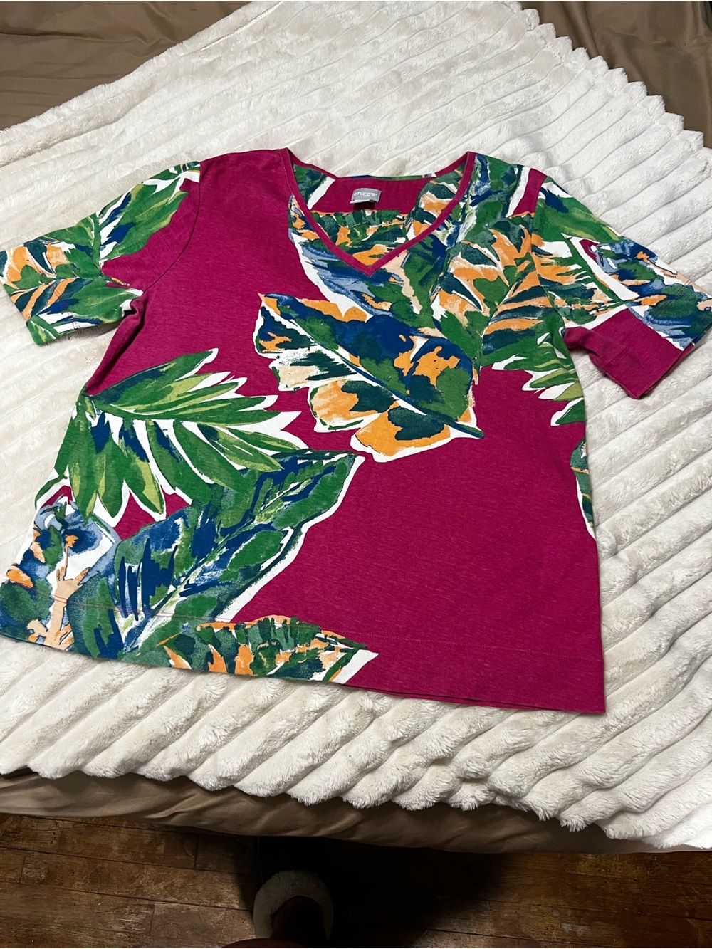 Chico's Fuchsia Tropical Leaf Short-Sleeve Blouse